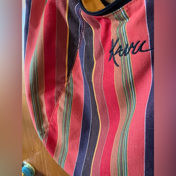 Kavu Purse with zippers and adjustable strap - Picture 2 of 10